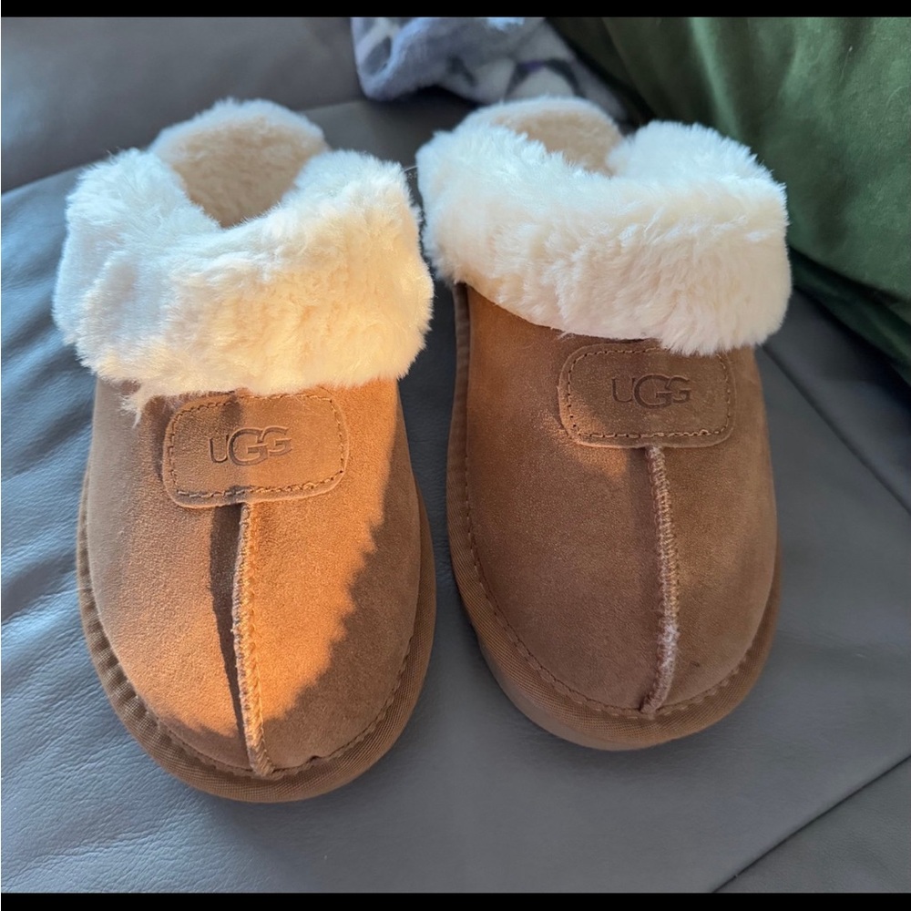 Ugg Slippers - chestnut
